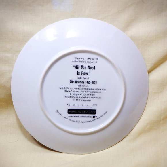 *** The BEATLES ~ RINGO ~ Autographed Collector's Plate No. 1151 - Picture 2 of 2